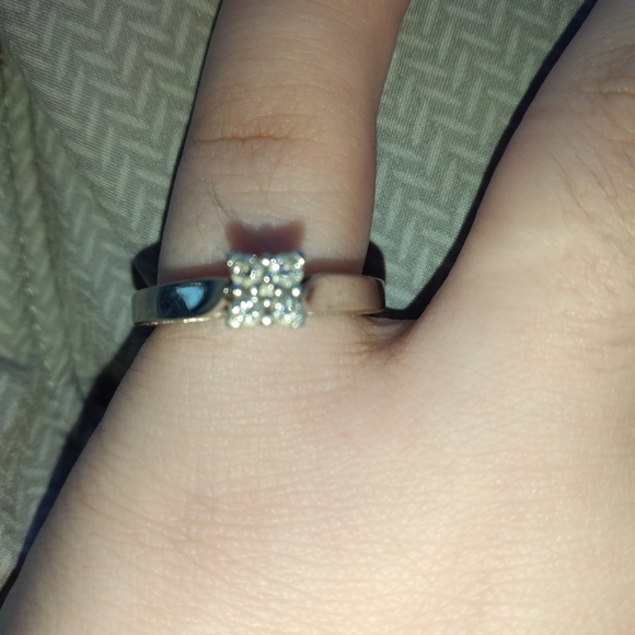 Ring - Picture 3 of 3